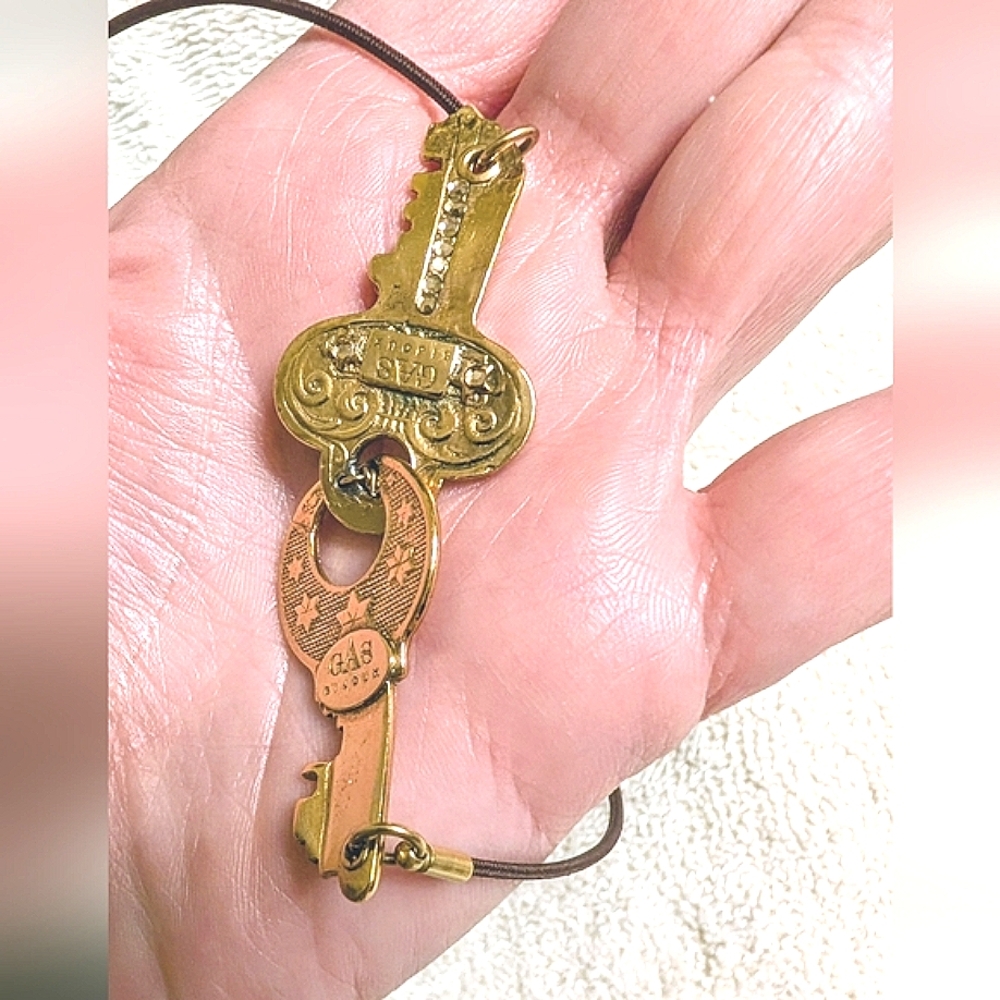 GAS bijoux Key Necklace - Picture 10 of 16